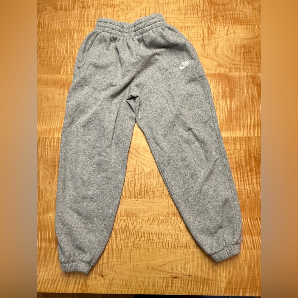 Nike Kids Grey Heather Fleece Joggers. Girls Size M